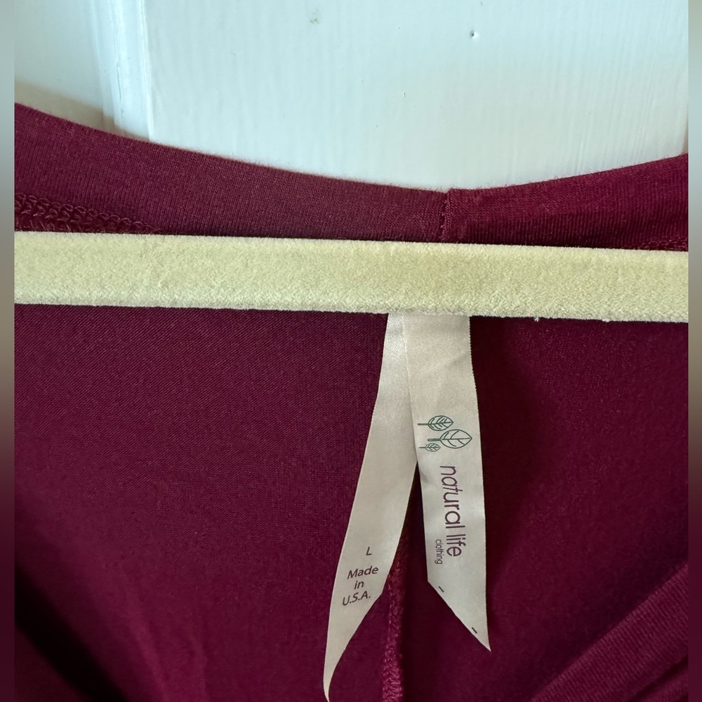 Perfect Off-the-Shoulder Top - Picture 4 of 5
